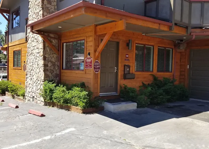 Gondola Lodge With Free Beach Voucher